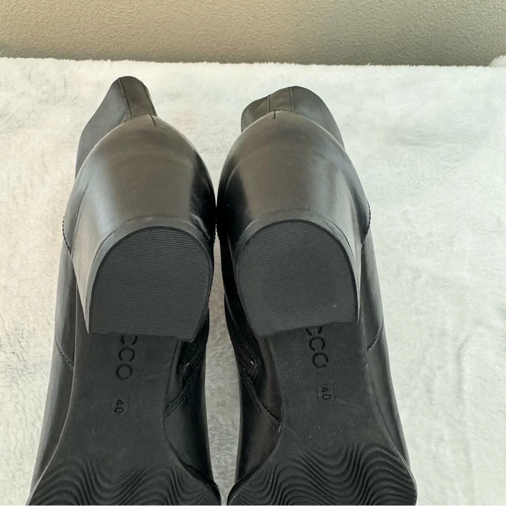 Ecco Black Leather Ankle Boots Side Zip Size 40
